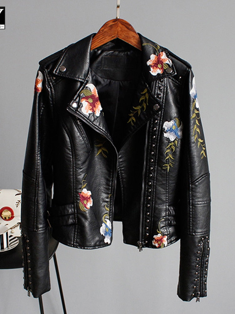 Lederjacke mit gestickten Blumen